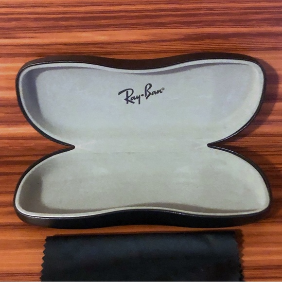 Ray-Ban Black Hardshell Sunglasses Case and Cleaning Cloth - Picture 2 of 7